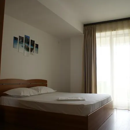 Summerland Apartment